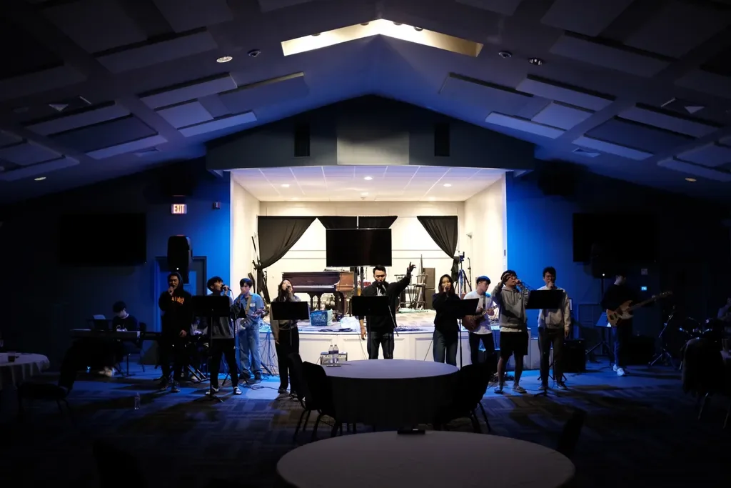 Stony Brook Church musicians and congregation at Praise Night